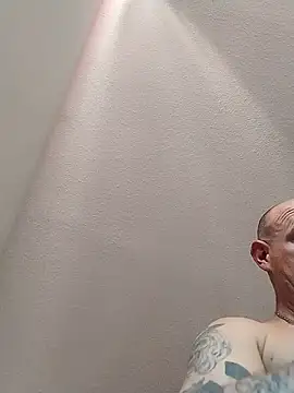 Snapshot of jayjay198080 chatting on 03-16-25, 08:21 jayjay198080 online show from 03-16-25, 08:21