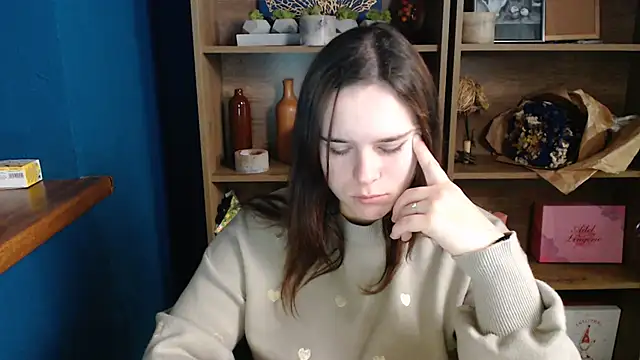 Snapshot of mini_girly chatting on 10-24-25, 04:31 mini girly online show from 10-24-25, 04:31