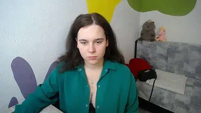 Snapshot of mini_girly chatting on 10-31-25, 01:45 mini girly online show from 10-31-25, 01:45