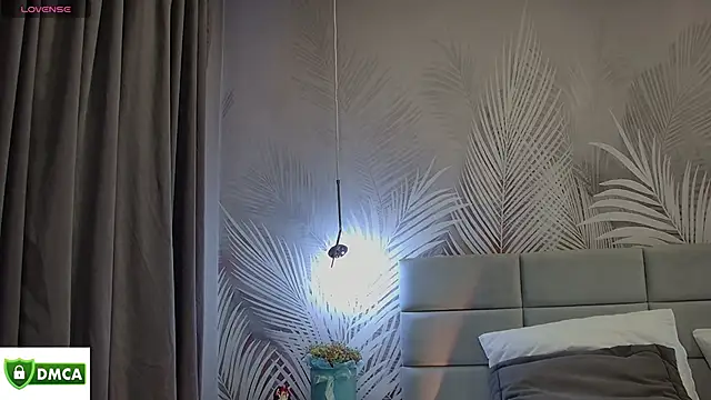 Emma plux online show from 10-29-25, 08:05