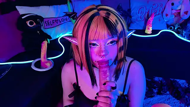 LaytonBox online show from 09-23-25, 01:47