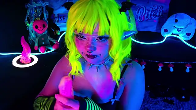 LaytonBox online show from 10-10-25, 01:32