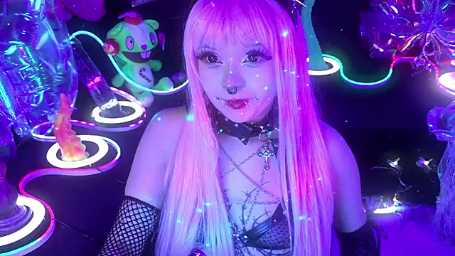 LaytonBox online show from 04-18-26, 02:10