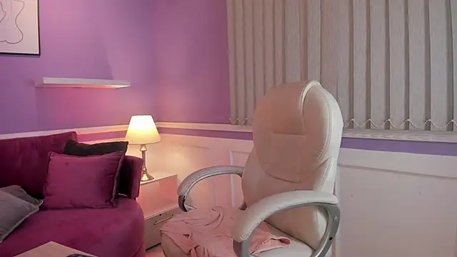 Emma Walkerr  online show from 02-08-25, 10:08