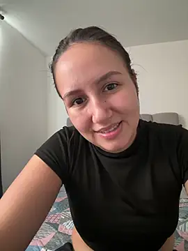 Snapshot of Jullya_x chatting on 05-28-26, 09:45 Jullya x online show from 05-28-26, 09:45
