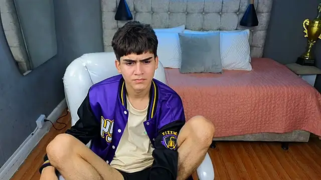 Tommy18   online show from 03-11-25, 10:18