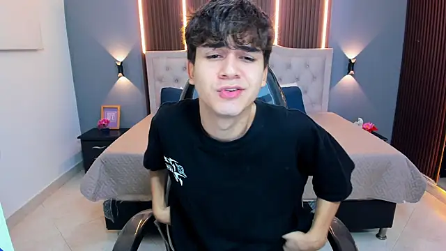 Tommy18   online show from 03-31-26, 03:30