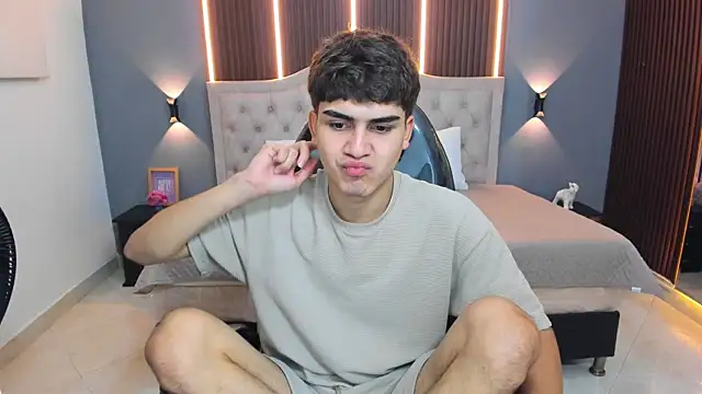 Snapshot of Tommy18__ chatting on 06-16-26, 03:31 Tommy18 online show from 06-16-26, 03:31