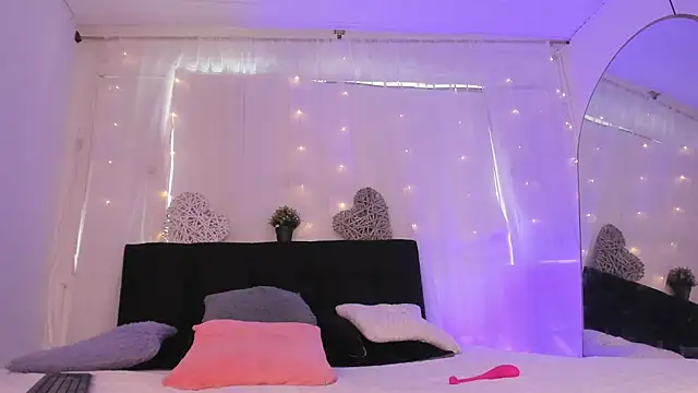 Bonny and carrot online show from 11-08-25, 05:12