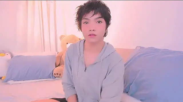 AllanYong18 online show from 01-10-26, 12:40