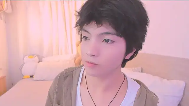 AllanYong18 online show from 02-12-26, 01:06