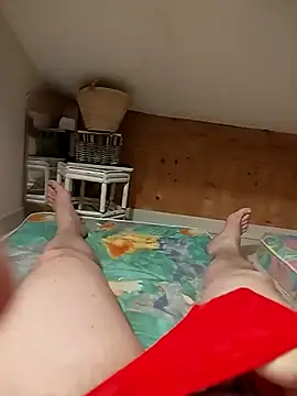 Snapshot of ludov17 chatting on 03-08-25, 04:12 ludov17 online show from 03-08-25, 04:12