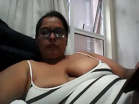 Snapshot of Razziakhan69 chatting on 02-06-25, 04:25 Razziakhan69 online show from 02-06-25, 04:25