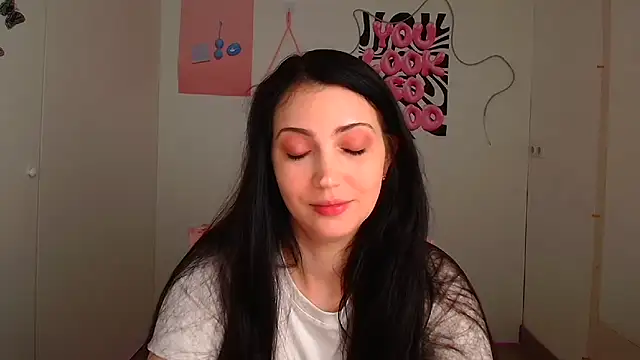 Snapshot of Amalia_amor chatting on 05-17-26, 05:38 Amalia amor online show from 05-17-26, 05:38