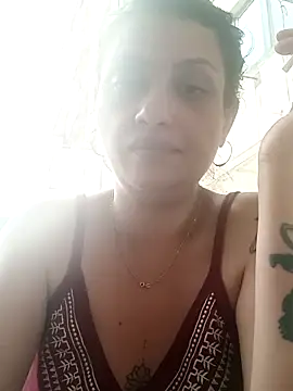Snapshot of rosse26830 chatting on 06-14-26, 03:47 rosse26830 online show from 06-14-26, 03:47