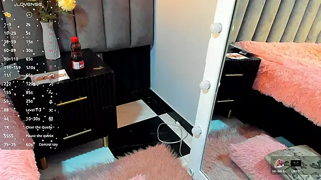 chelsea bolton  online show from 11-30-25, 12:42