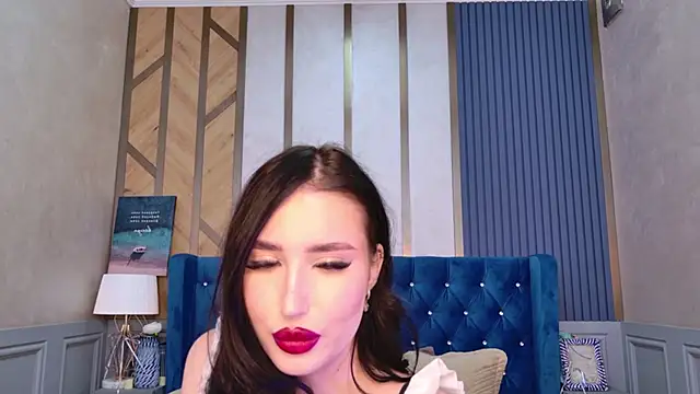 Snapshot of EmmaLawrens chatting on 02-16-25, 09:04 EmmaLawrens online show from 02-16-25, 09:04