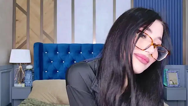 Snapshot of EmmaLawrens chatting on 02-26-25, 04:14 EmmaLawrens online show from 02-26-25, 04:14