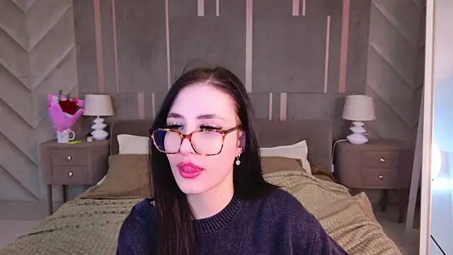 Snapshot of EmmaLawrens chatting on 03-08-25, 10:32 EmmaLawrens online show from 03-08-25, 10:32