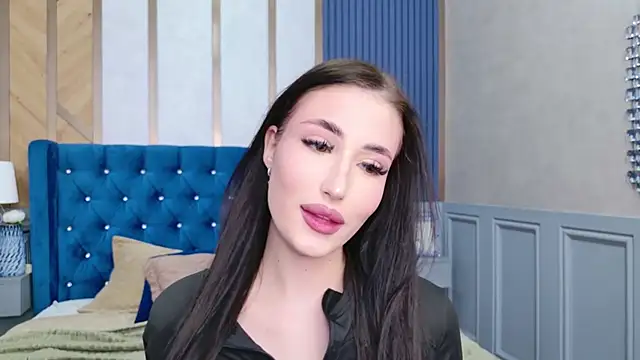 Snapshot of EmmaLawrens chatting on 03-19-25, 08:43 EmmaLawrens online show from 03-19-25, 08:43