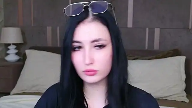 Snapshot of EmmaLawrens chatting on 09-14-25, 08:52 EmmaLawrens online show from 09-14-25, 08:52