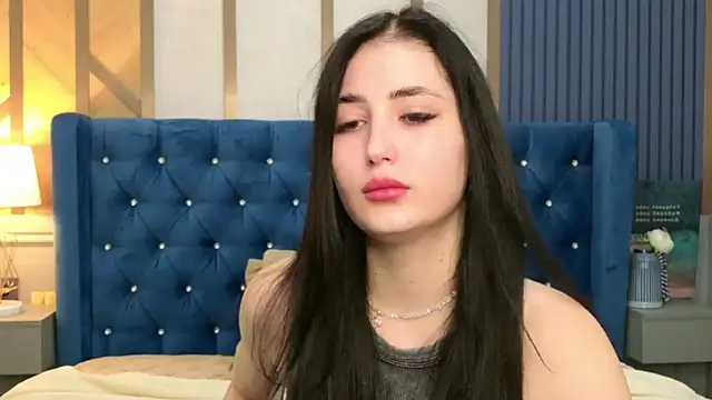 Snapshot of EmmaLawrens chatting on 09-19-25, 08:31 EmmaLawrens online show from 09-19-25, 08:31