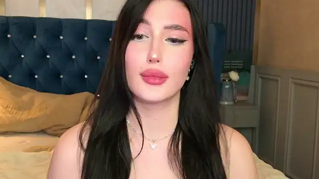 Snapshot of EmmaLawrens chatting on 09-21-25, 03:52 EmmaLawrens online show from 09-21-25, 03:52