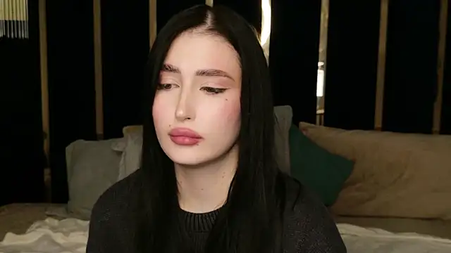 Snapshot of EmmaLawrens chatting on 09-28-25, 04:29 EmmaLawrens online show from 09-28-25, 04:29