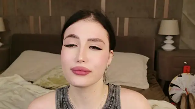 Snapshot of EmmaLawrens chatting on 10-05-25, 03:49 EmmaLawrens online show from 10-05-25, 03:49