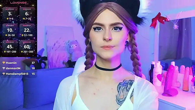 Emily  Mooree online show from 01-24-25, 07:41