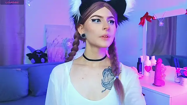 Emily  Mooree online show from 01-27-25, 07:14