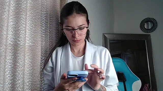 Aleska Miami online show from 09-17-25, 01:46