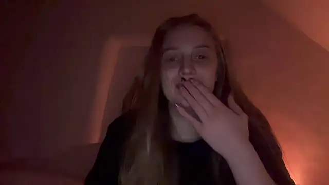 Snapshot of Ella-82 chatting on 11-10-25, 08:30 Ella-82 online show from 11-10-25, 08:30