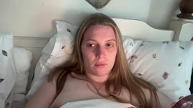 Snapshot of Ella-82 chatting on 06-21-26, 07:16 Ella-82 online show from 06-21-26, 07:16