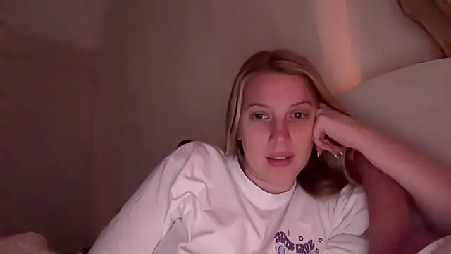 Snapshot of Ella-82 chatting on 07-21-26, 07:49 Ella-82 online show from 07-21-26, 07:49