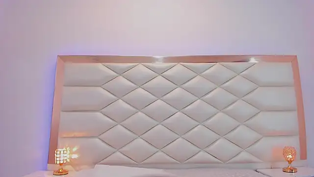 Snapshot of MiaQueen021 chatting on 01-21-25, 12:29 MiaQueen021 online show from 01-21-25, 12:29