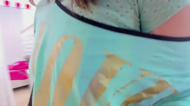 Snapshot of MiaQueen021 chatting on 03-13-25, 12:35 MiaQueen021 online show from 03-13-25, 12:35