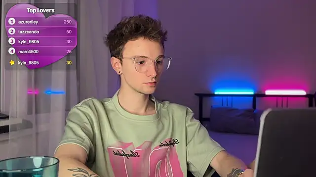 Snapshot of Calvin_Polanski chatting on 01-10-25, 07:43 Calvin Polanski online show from 01-10-25, 07:43