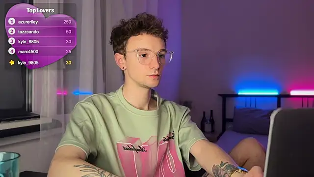 Snapshot of Calvin_Polanski chatting on 01-10-25, 10:46 Calvin Polanski online show from 01-10-25, 10:46