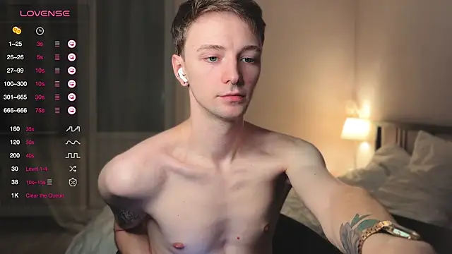 Snapshot of Calvin_Polanski chatting on 11-07-25, 04:07 Calvin Polanski online show from 11-07-25, 04:07