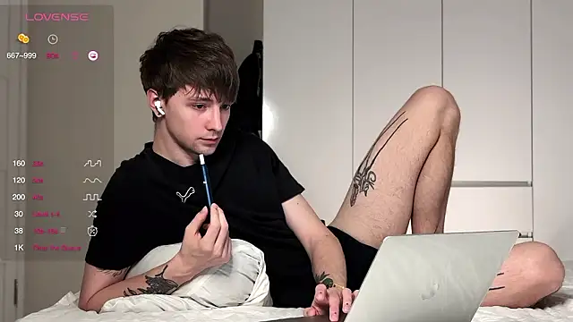 Snapshot of Calvin_Polanski chatting on 02-20-26, 06:52 Calvin Polanski online show from 02-20-26, 06:52