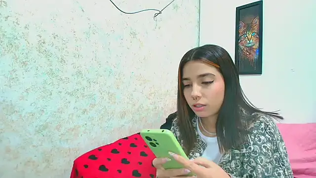 Rousse violett online show from 03-15-25, 08:21