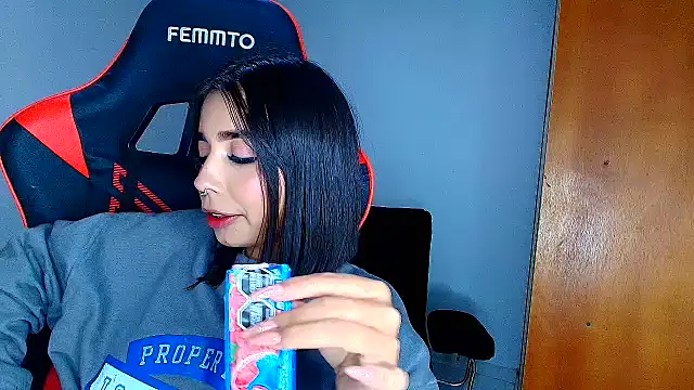 Rousse violett online show from 02-15-26, 01:02