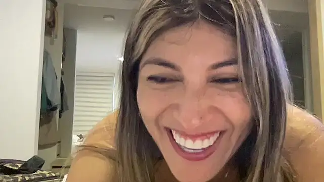 Snapshot of LunaBeya chatting on 07-01-26, 10:53 LunaBeya online show from 07-01-26, 10:53