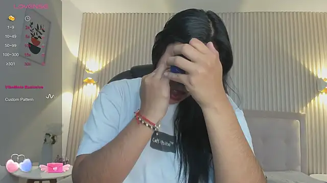 Luceroooo online show from 03-13-25, 03:06