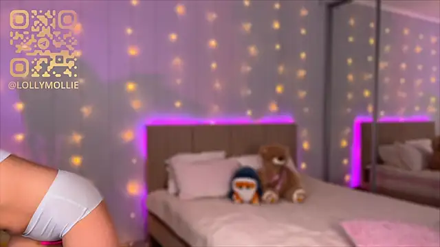 Mercedes Robinson online show from 02-23-25, 04:28