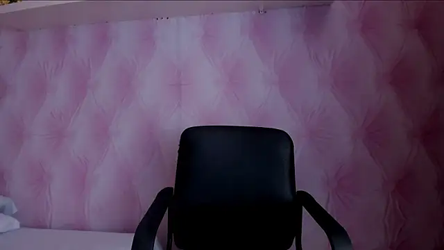 Snapshot of TaniaBellini chatting on 01-27-25, 11:43 TaniaBellini online show from 01-27-25, 11:43