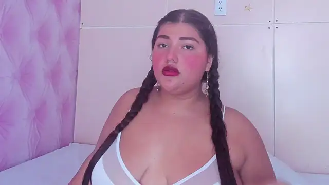 Snapshot of TaniaBellini chatting on 02-21-25, 12:17 TaniaBellini online show from 02-21-25, 12:17