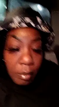 chocolatechipkukky85 online show from 02-01-25, 12:29