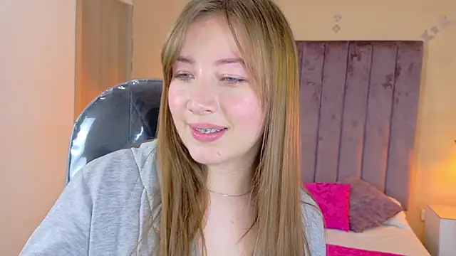 Dahlia Rousse online show from 03-05-26, 05:03